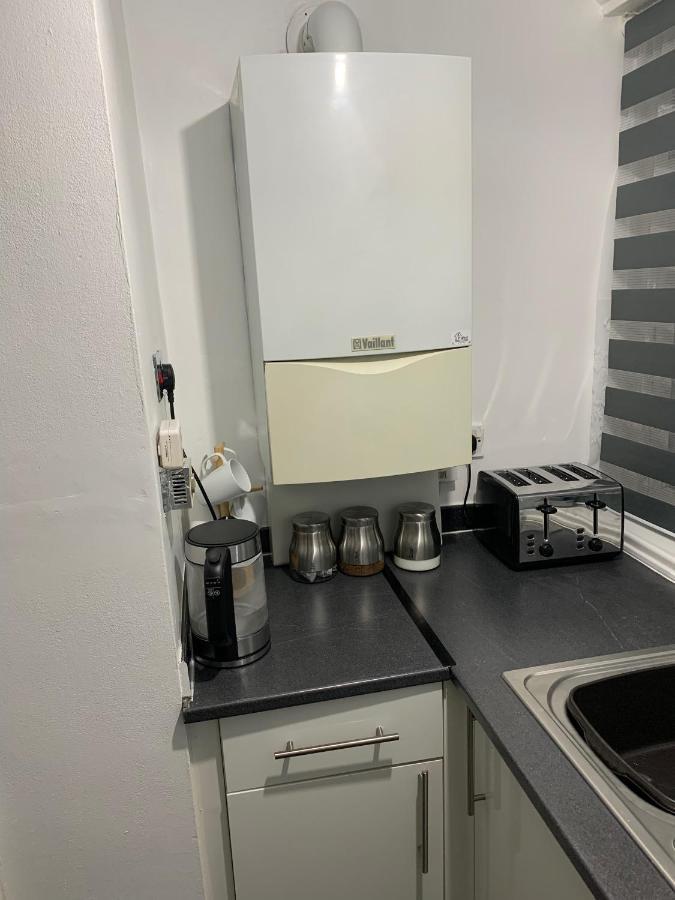 2 Bed 1St Floor Apartment-Own Entrance & Parking Portsmouth Luaran gambar