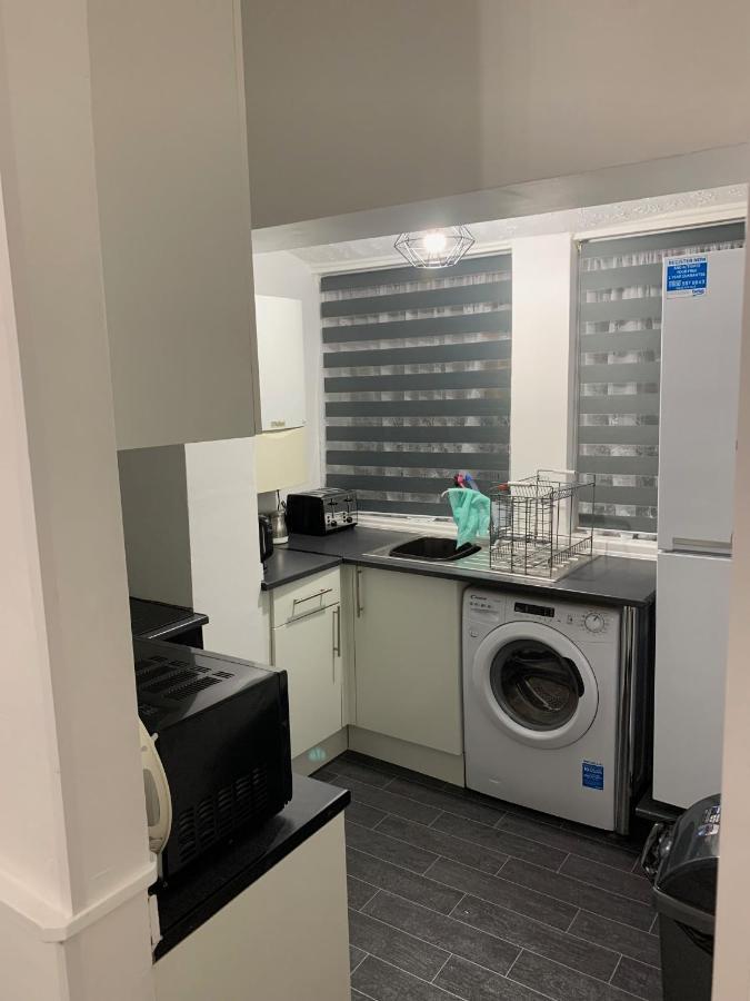 2 Bed 1St Floor Apartment-Own Entrance & Parking Portsmouth Luaran gambar