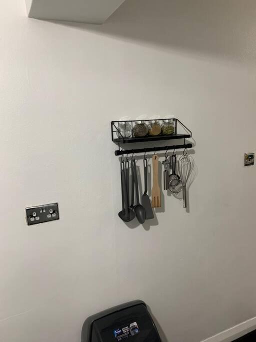 2 Bed 1St Floor Apartment-Own Entrance & Parking Portsmouth Luaran gambar