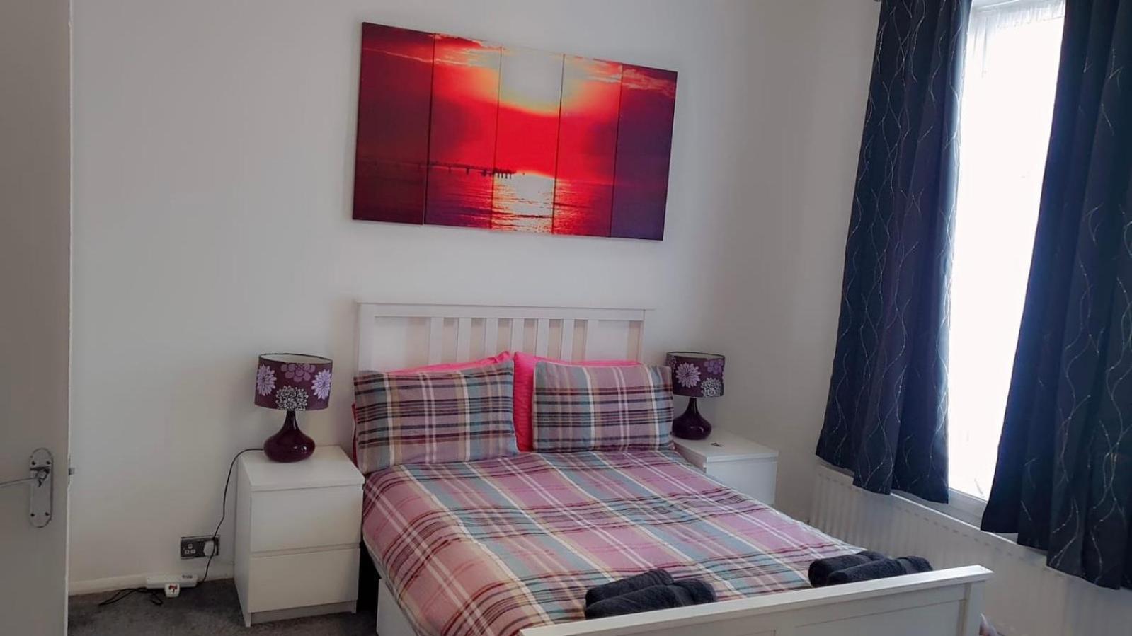 2 Bed 1St Floor Apartment-Own Entrance & Parking Portsmouth Luaran gambar