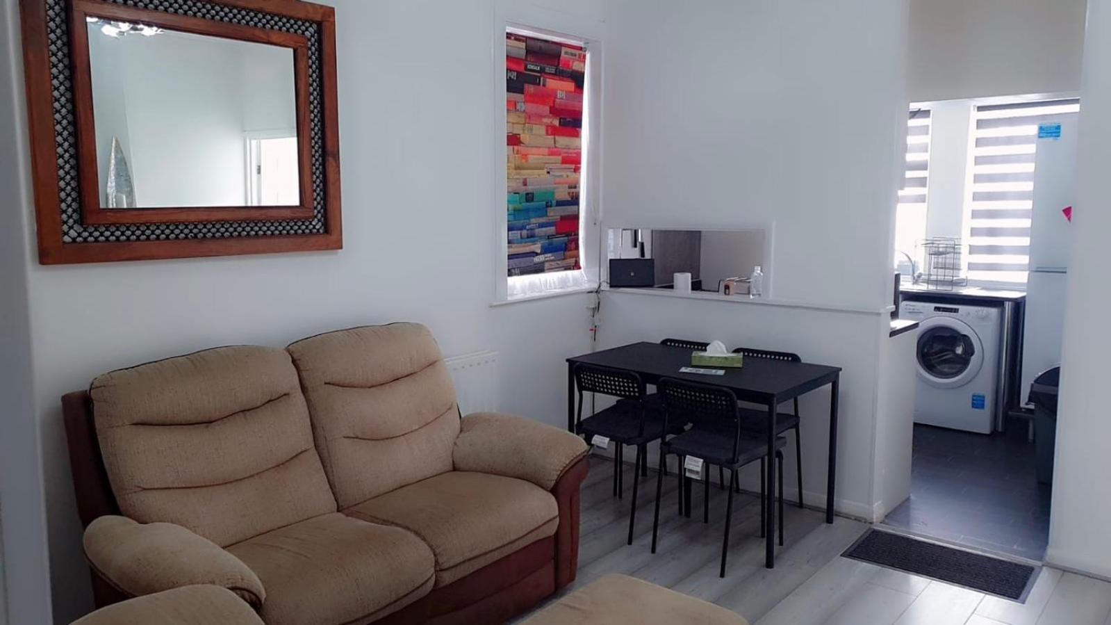 2 Bed 1St Floor Apartment-Own Entrance & Parking Portsmouth Luaran gambar
